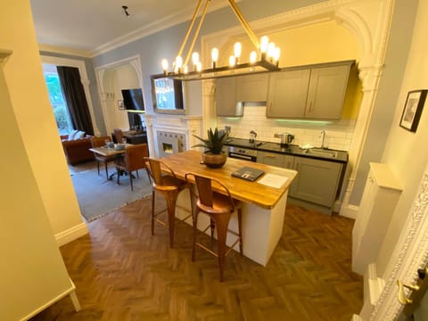 The Deakin at Claremont Serviced Apartments Apartment in Leeds