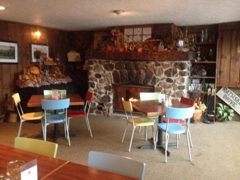Beachcomber Inn Inn in Conesus Lake