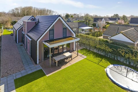 Oude Nieuwelandseweg 33B - Ouddorp - Villa Hopper (met jacuzzi, extra kosten voor gebruik) Villa in Ouddorp