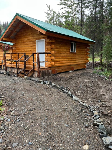 Carlo Creek Cabins Natur-Lodge in McKinley Park
