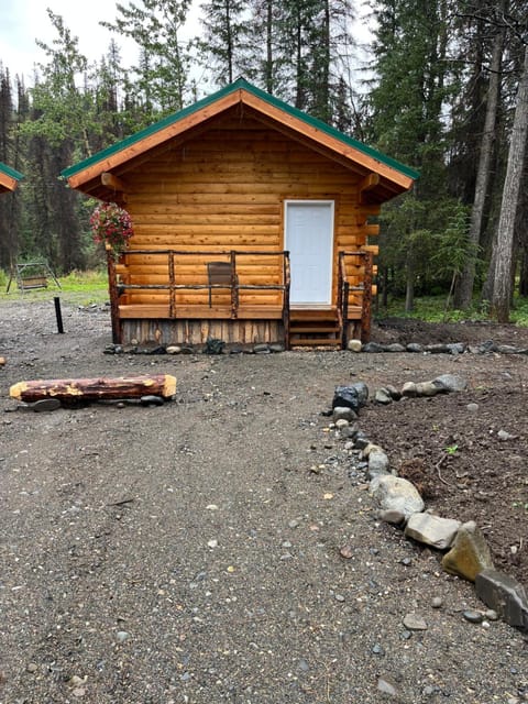 Carlo Creek Cabins Natur-Lodge in McKinley Park