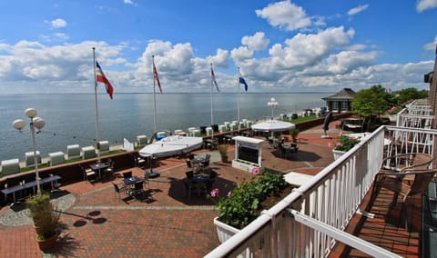 View (from property/room), Balcony/Terrace, Sea view
