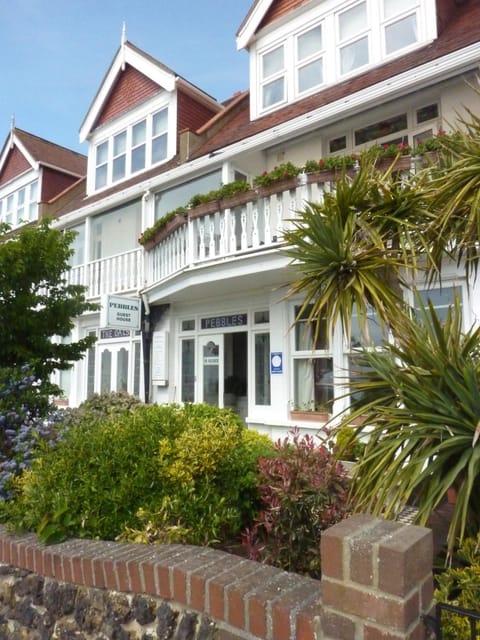 Pebbles Guest House Bed and Breakfast in Southend-on-Sea