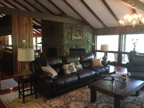 The Lodge in Sugar Hollow Natur-Lodge in Shenandoah Valley