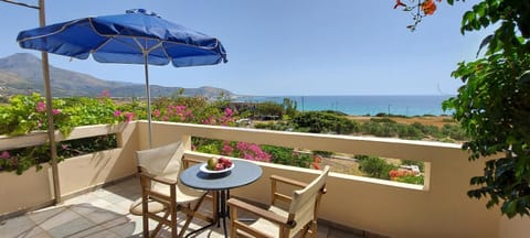 Natural landscape, View (from property/room), Balcony/Terrace, Seating area, Sea view