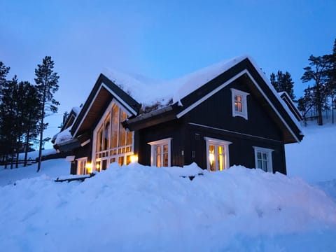 Lemonsjøen-Jotunheimen-Besseggen House in Innlandet