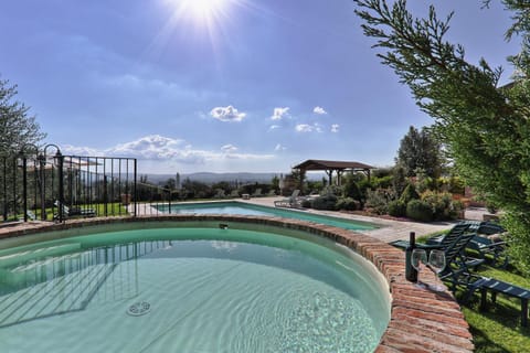 Poggio Martino Farm Stay in Tuscany