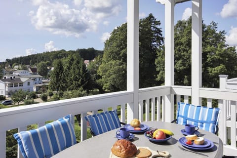 View (from property/room), Garden view, Street view