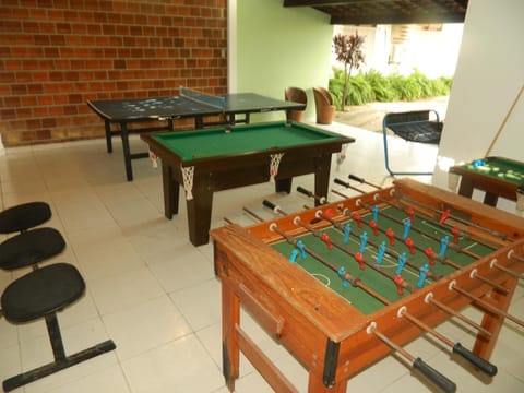 Billiard, Game Room