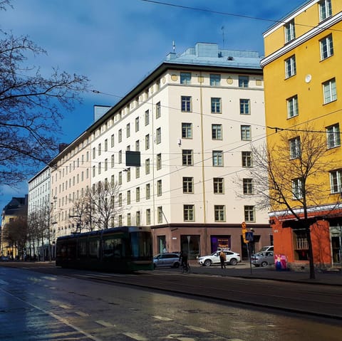 Property building, Facade/entrance, Spring, Day, Neighbourhood, On site, City view