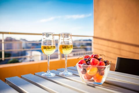 Balcony/Terrace, Guests, City view