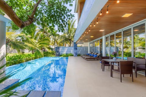 The Five Villas 8 Bedrooms Beachfront - K3 Chalet in Hoa Hai