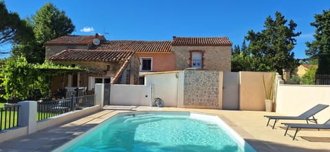 Property building, Swimming pool, Swimming pool