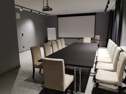 Meeting/conference room