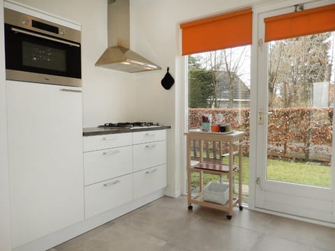 Holiday Home de Witte Raaf-2 by Interhome Casa in Noordwijkerhout