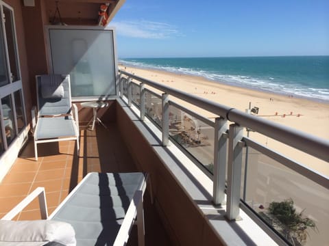 Luxury Oceanfront triplex in Cadiz Copropriété in Cadiz
