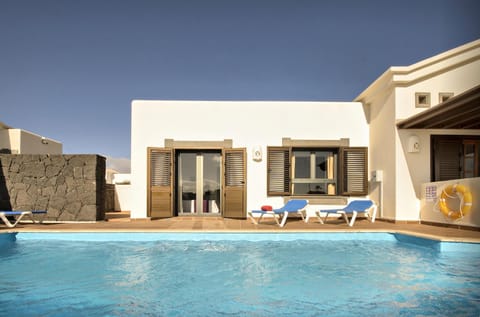 Los Charcones vivienda vacacional House in Playa Blanca