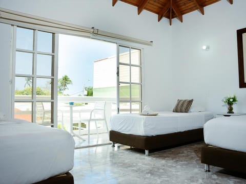 Bed, Balcony/Terrace, Photo of the whole room, Bedroom, Garden view, Pool view, Swimming pool