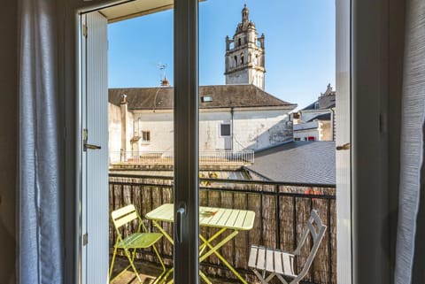 Nearby landmark, Neighbourhood, Balcony/Terrace, City view