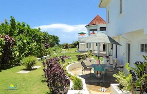 Royal Vista Villa Chalet in Jamaica