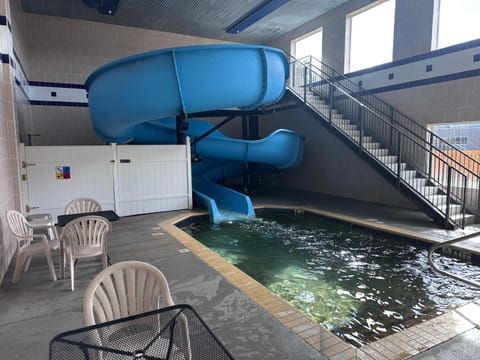 Swimming pool, Swimming pool