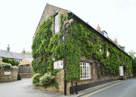 The Poplars Hotel Hotel in Daventry District