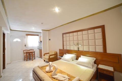 Day, Photo of the whole room