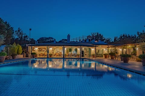 Night, Pool view, Swimming pool, sunbed