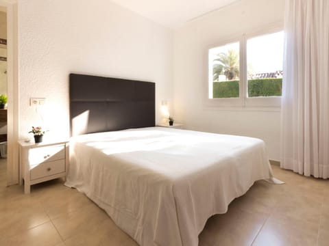 Holiday Home Yolemi by Interhome House in Cambrils