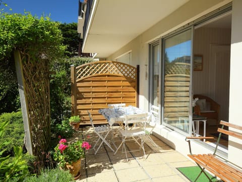 Apartment Jardins du Casino-2 by Interhome Apartment in Cabourg