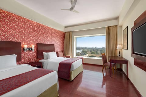 Ramada by Wyndham Jaipur Jaisinghpura Hotel in Jaipur