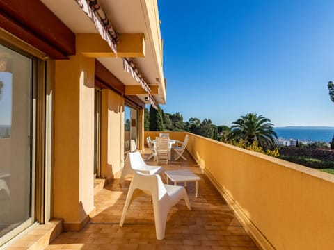 Apartment Cadet Rousse-6 by Interhome Apartment in Le Lavandou