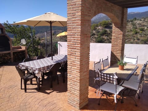 Patio, BBQ facilities, Dining area