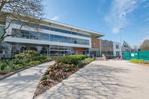 Communal lounge/ TV room, Facade/entrance, Fitness centre/facilities