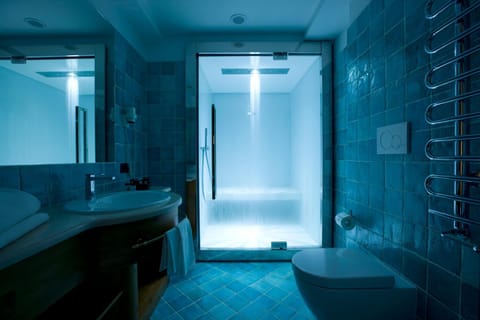 Steam room, Bathroom