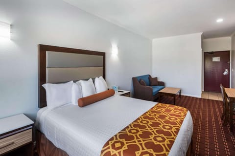 Rodeway Inn & Suites - Pasadena Hotel in Pasadena