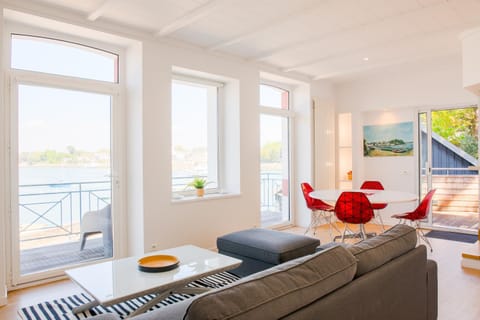 Living room, Dining area, Sea view