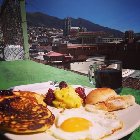 Balcony/Terrace, Food and drinks, Food, Mountain view, Breakfast