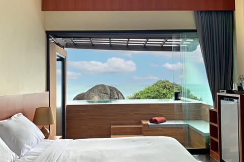 Bed, Natural landscape, Photo of the whole room, Bedroom, Sea view