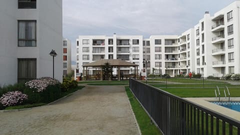 Oportunidad! Depto cerca del centro Estacionamiento Privado! Condominio in La Serena