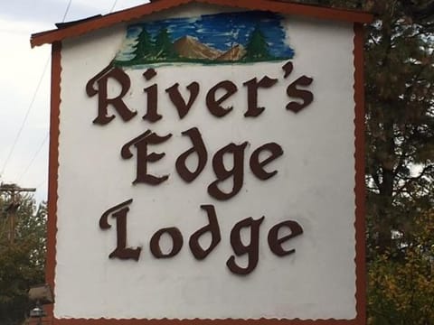 River's Edge Lodge Motel in Kittitas County
