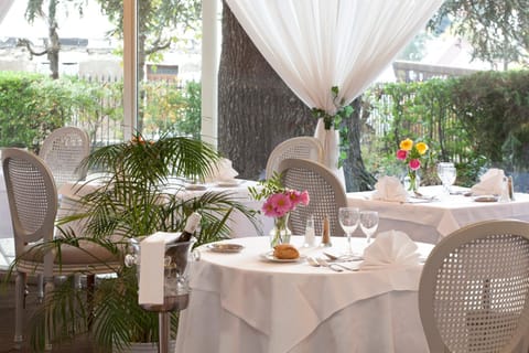 Restaurant/places to eat, Day