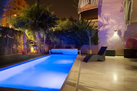 The Sapphire Apartment with Private Swimming Pool & Hot Tub - Hivernage Quarter - By Goldex Marrakech Condo in Marrakesh