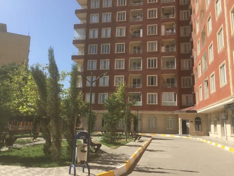 Condo at Crystal Absheron Residence Eigentumswohnung in Baku