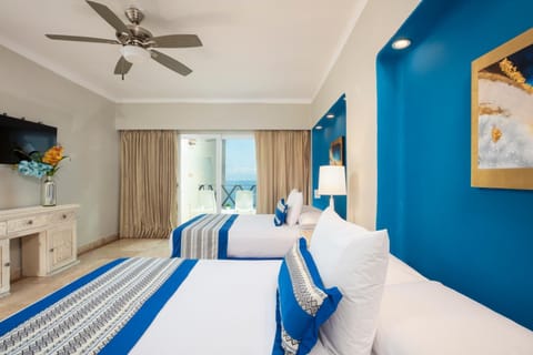 Bed, Photo of the whole room, Sea view