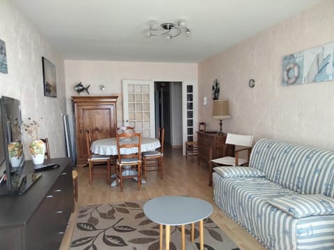 Appartement Les Sables-d'Olonne, 2 pièces, 4 personnes - FR-1-331-90 Condo in Château-d'Olonne