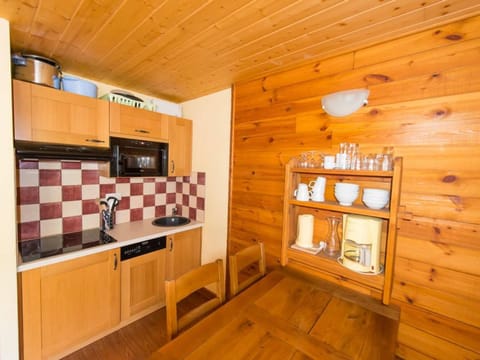 Studio sud avec balcon, 4 couchages, Serre Chevalier, au pied des pistes - FR-1-330F-119 Apartment in Saint-Chaffrey