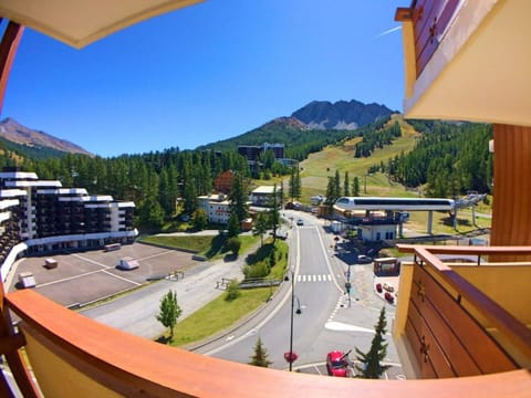 Appartement 2 Pièces, Cabine, 40m², 4 Couchages, Proche Pistes et Commerces, Vars Les Claux - FR-1-330B-63 Cabin in Piedmont