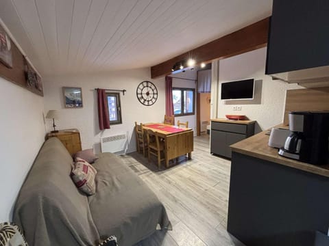 Studio pour 4 pers. au cœur de L'Alpe d'Huez, proche télécentre, animaux acceptés - FR-1-405-103 Appartement in L'Alpe d'Huez