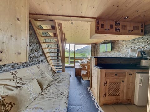 Duplex rénové aux Menuires, ski aux pieds, balcon - FR-1-344-186 Apartment in Les Allues